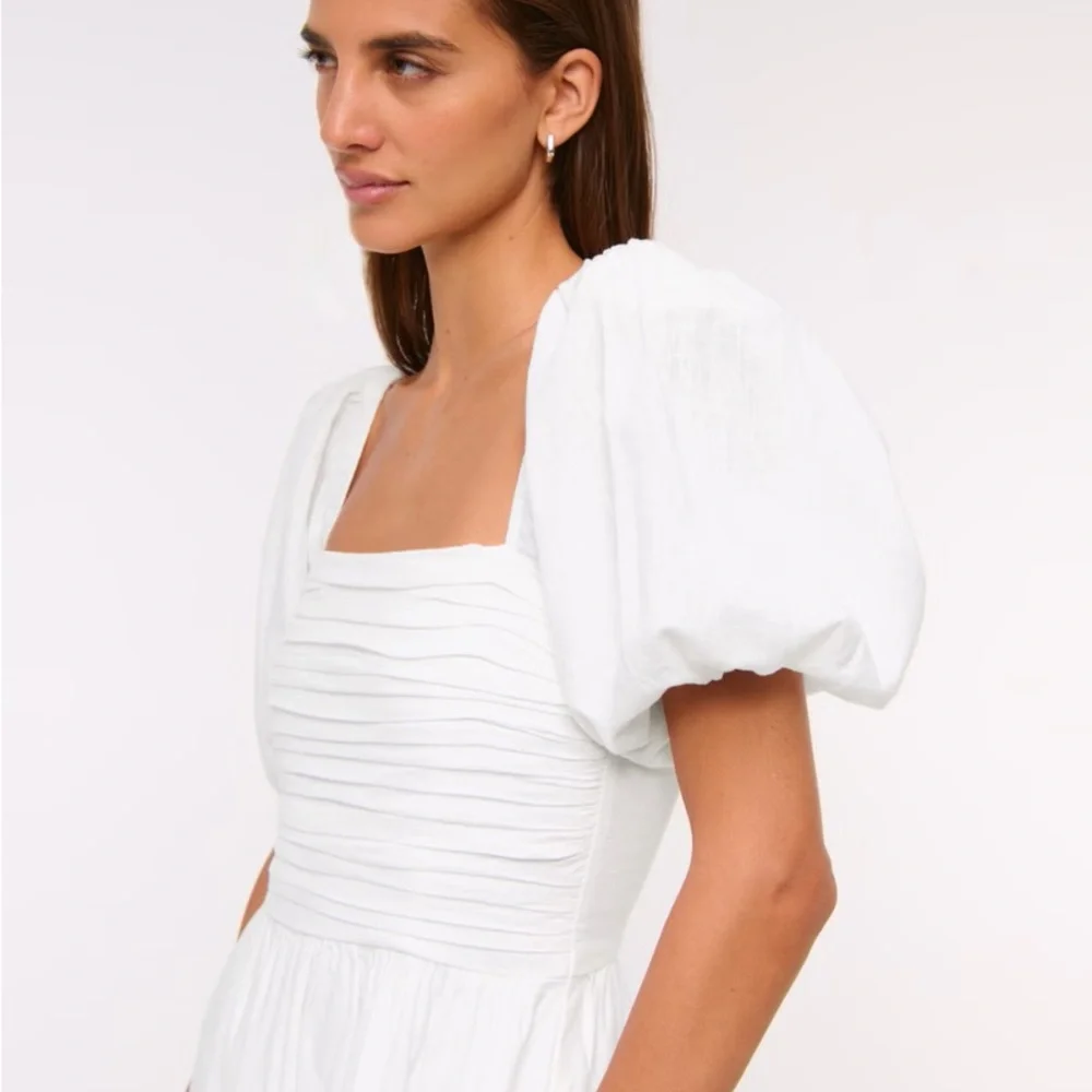 Abercrombie & Fitch White Square-Neck Midi Dress with Puff Sleeves - Picture 2 of 9